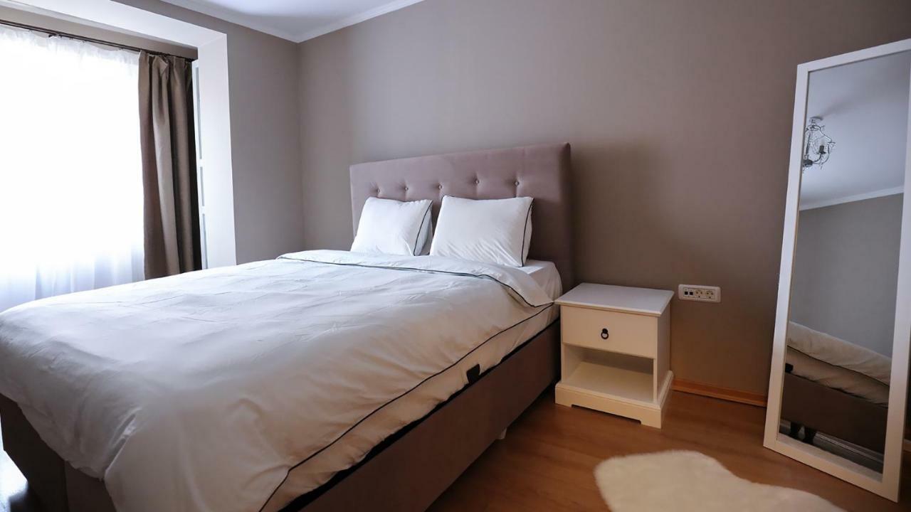 Old Square Apartments 5 Timisoara Luaran gambar