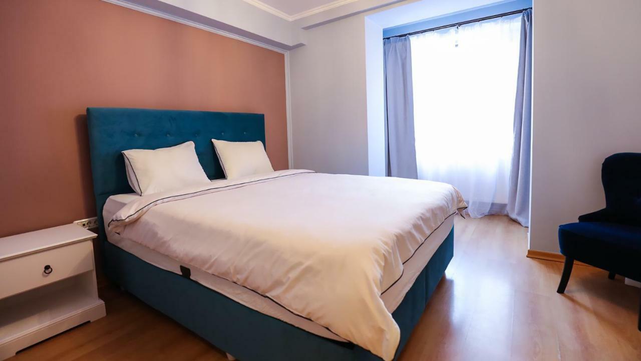 Old Square Apartments 5 Timisoara Luaran gambar
