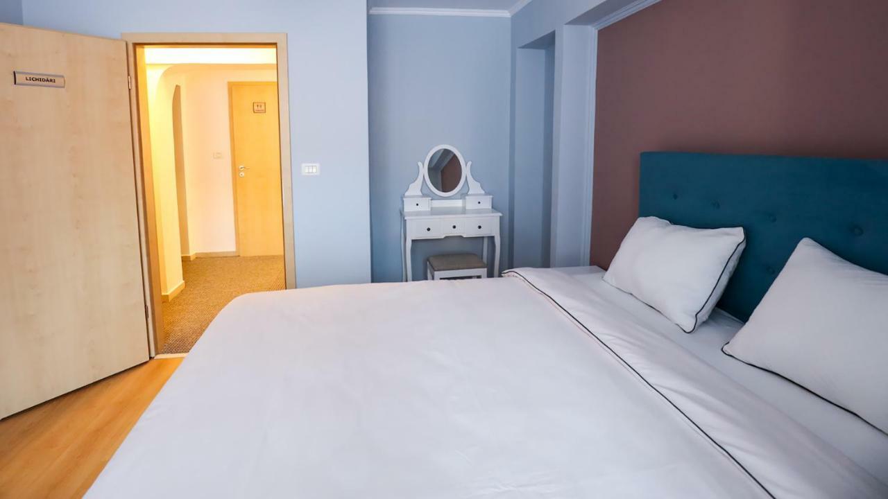 Old Square Apartments 5 Timisoara Luaran gambar